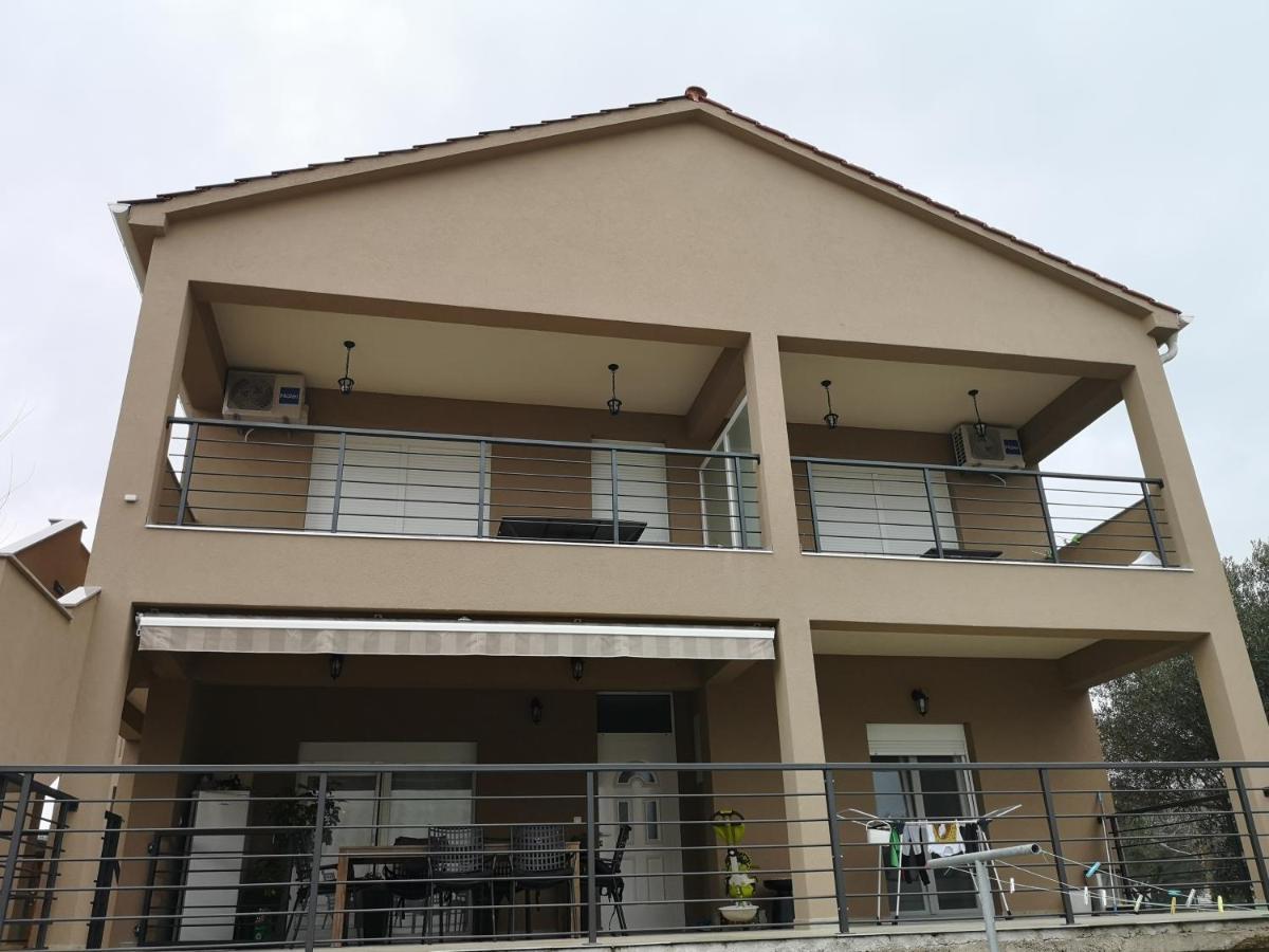 Apartmani Sunce スヴェティ・ペタル エクステリア 写真