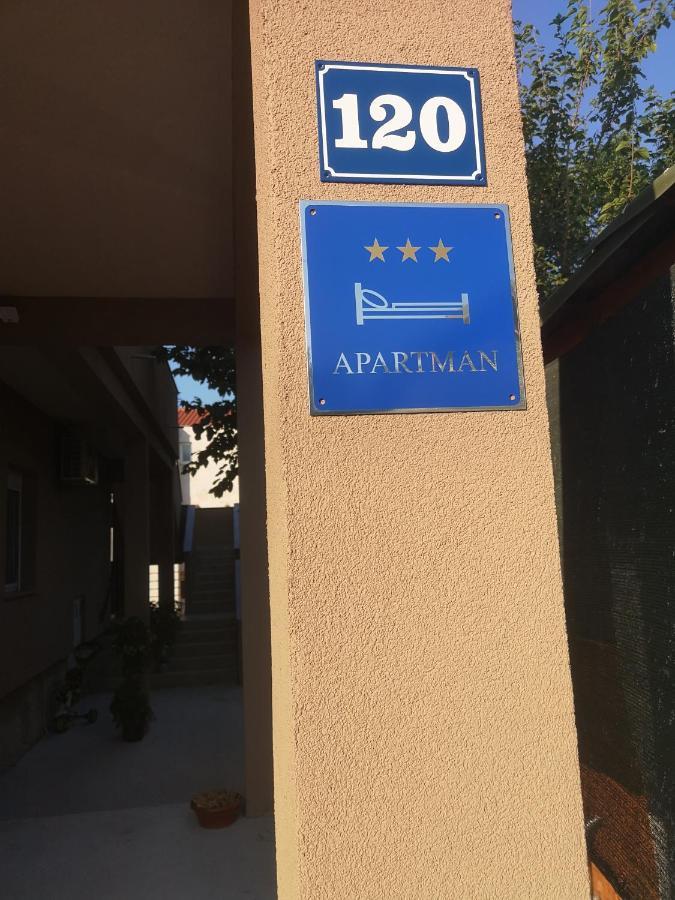Apartmani Sunce スヴェティ・ペタル エクステリア 写真