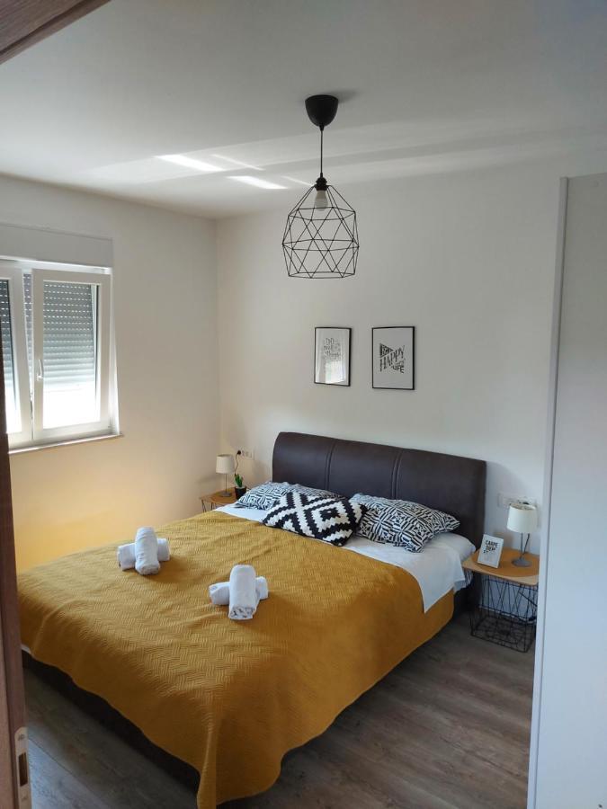 Apartmani Sunce スヴェティ・ペタル エクステリア 写真